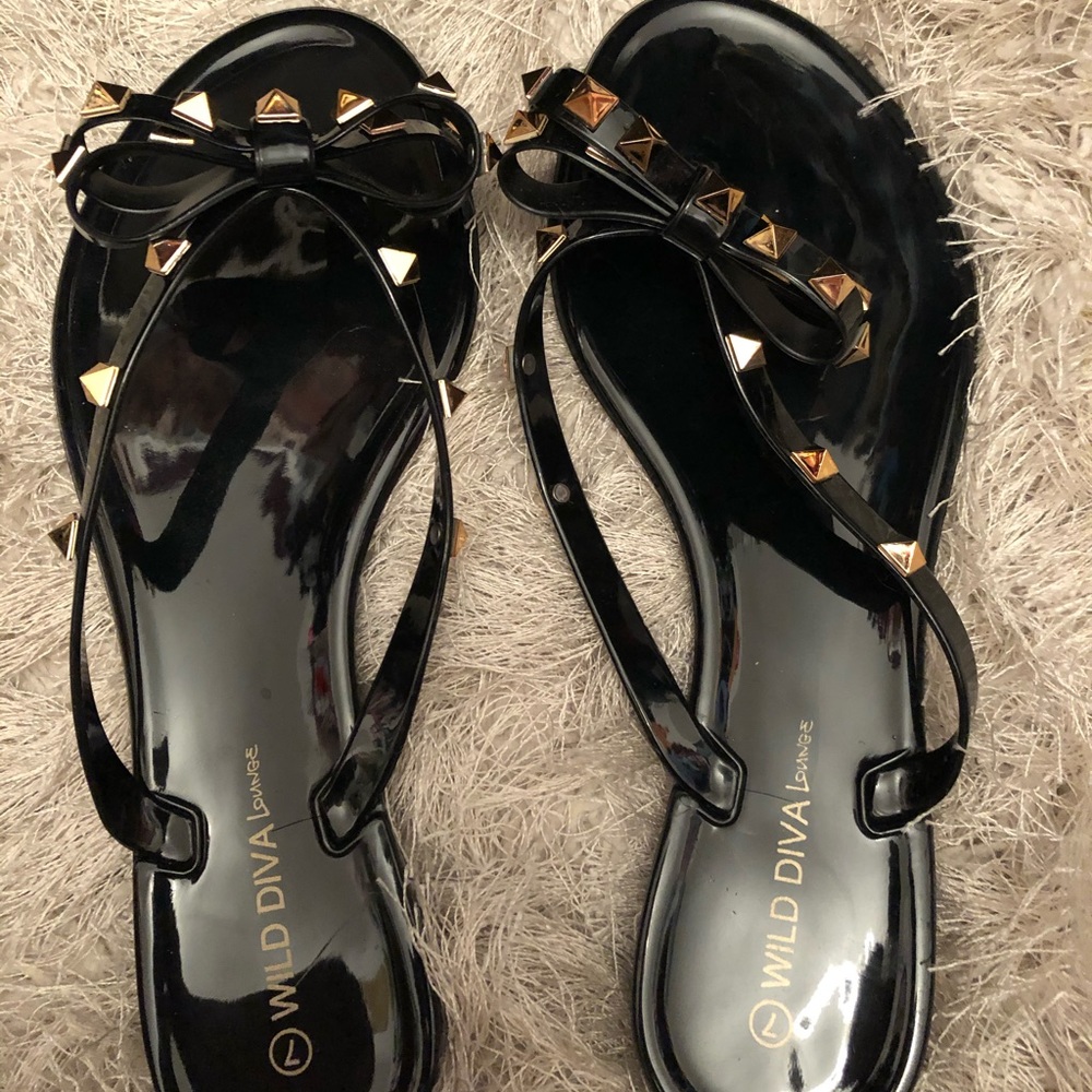 Black Shiny flip flops
